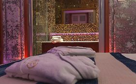 Mala Anglia Deluxe Rooms & Spa